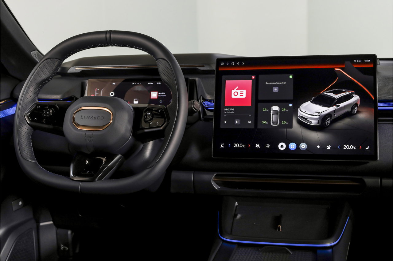 Lynk & Co 08