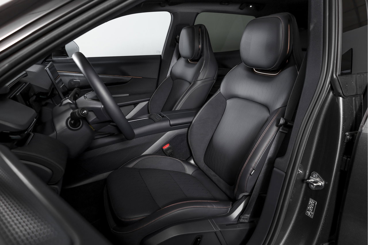 Lynk & Co 08