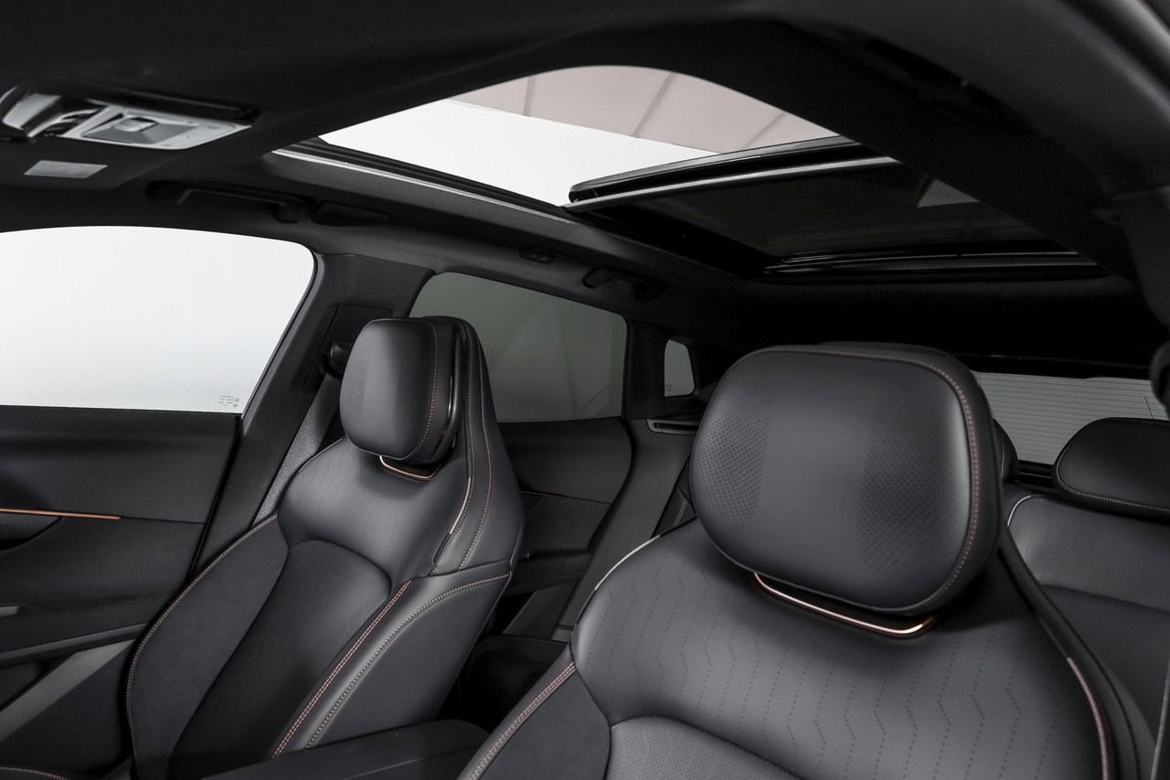 Lynk & Co 08
