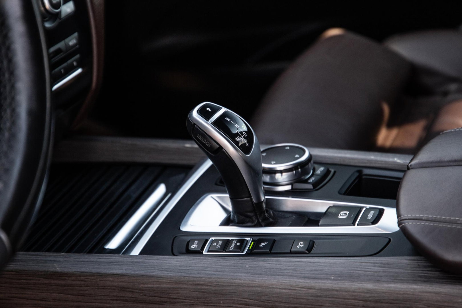 BMW X5 xDrive35i High Executive M PAKKET / SOFT CLOSE / STOELVERWARMING / BRUIN LEER / PRACHTIG !!