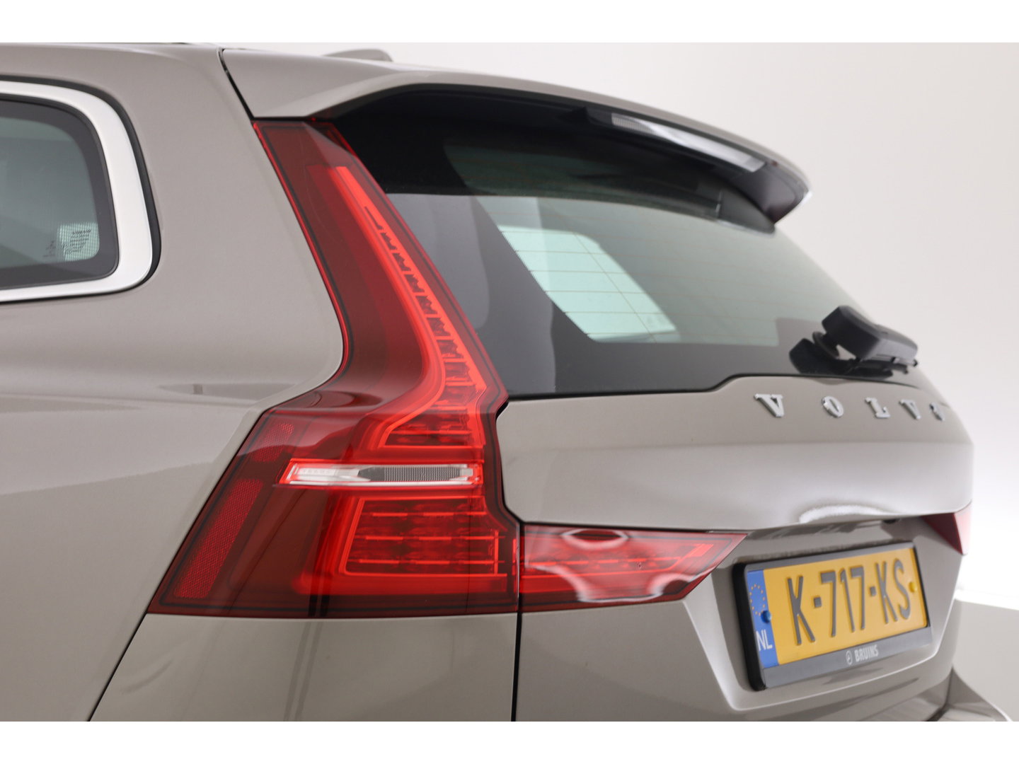 Volvo V60 2.0 B3 Business Pro | Pano-dak | Trekhaak | 360 camera | Prijs rijklaar | Adap. Cruise | Dodehoek (Blis) |