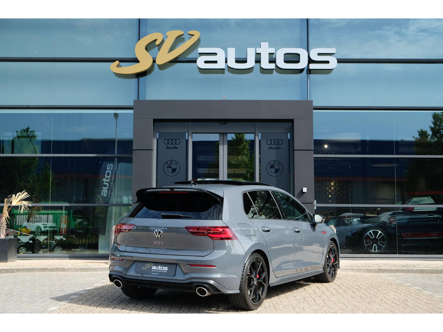 Volkswagen Golf 8 GTI Clubsport 2.0 TSI 300pk Panoramadak IQ light Camera 19" LMV