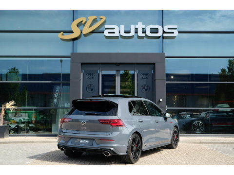 Volkswagen Golf 8 GTI Clubsport 2.0 TSI 300pk Panoramadak IQ light Camera 19" LMV