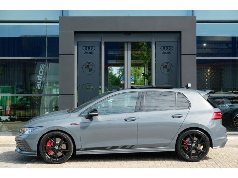 Volkswagen Golf 8 GTI Clubsport 2.0 TSI 300pk Panoramadak IQ light Camera 19" LMV