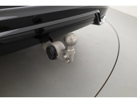 Volvo XC60 2.0 T6 Plug-in hybrid AWD Ultra Black Edition | Trekhaak | Head-up | Pano-dak | 360 camera | H&K Audio | Stoel+ stuurverw. | Sportstoelen |
