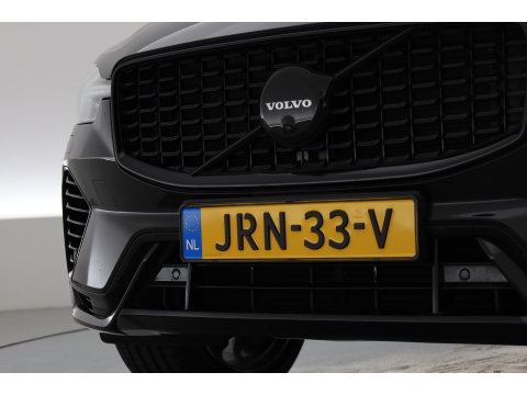 Volvo XC60 2.0 T6 Plug-in hybrid AWD Ultra Black Edition | Trekhaak | Head-up | Pano-dak | 360 camera | H&K Audio | Stoel+ stuurverw. | Sportstoelen |