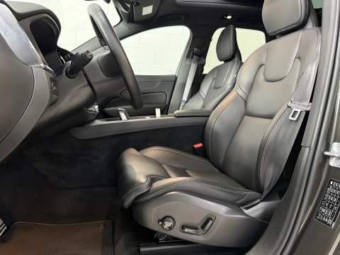 Volvo XC60 2.0 T6 Plug-in hybrid AWD Plus Bright*360 Camera*stoelverwarming*Pano*BOMVOL*