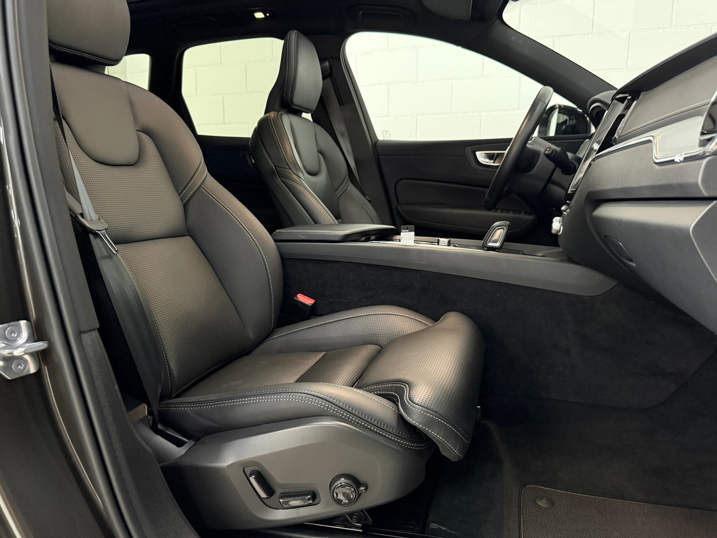 Volvo XC60 2.0 T6 Plug-in hybrid AWD Plus Bright*360 Camera*stoelverwarming*Pano*BOMVOL*
