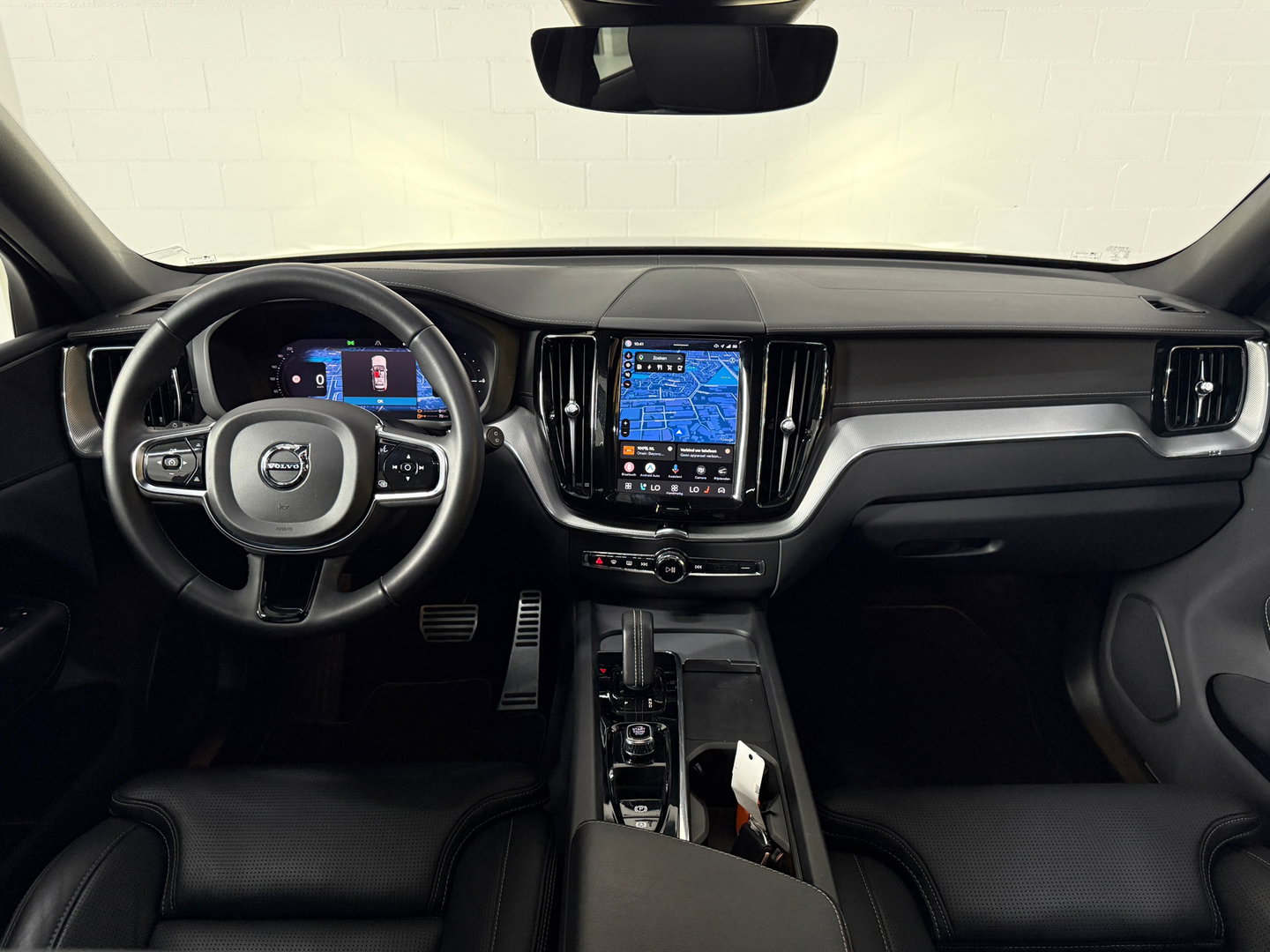 Volvo XC60 2.0 T6 Plug-in hybrid AWD Plus Bright*360 Camera*stoelverwarming*Pano*BOMVOL*