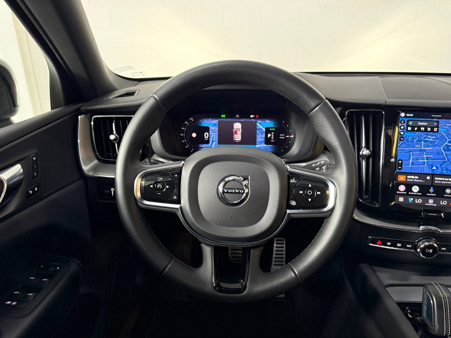 Volvo XC60 2.0 T6 Plug-in hybrid AWD Plus Bright*360 Camera*stoelverwarming*Pano*BOMVOL*