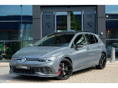 Volkswagen Golf 8 GTI Clubsport 2.0 TSI 300pk Panoramadak IQ light Camera 19" LMV