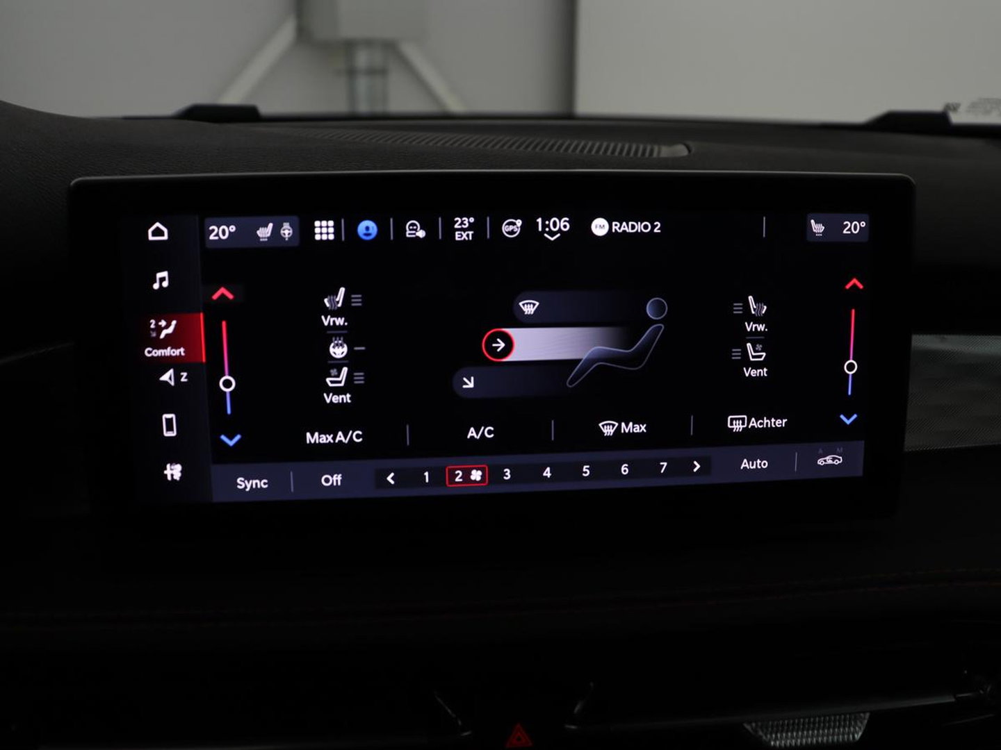 Alfa Romeo Tonale 1.5T Hybrid Veloce | 360 Camera | Stoel ventilatie | Stoel/stuur verwarming | Carplay | Matrix LED | Digital cockpit | Keyless | Adaptive cruise | Elektrische stoelen | Leder | Parkeerhulp | Elektrische kofferbak | Climate control