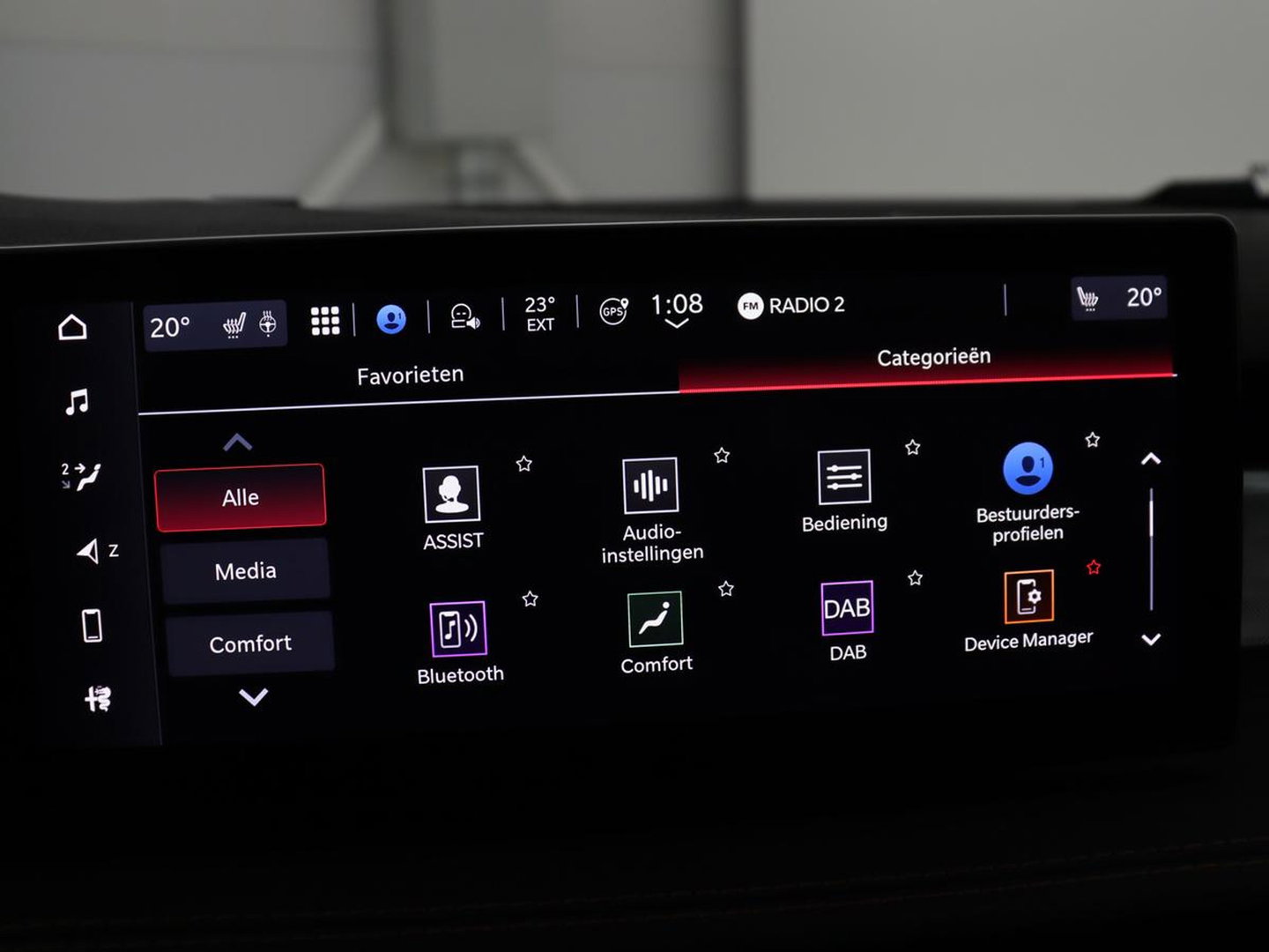 Alfa Romeo Tonale 1.5T Hybrid Veloce | 360 Camera | Stoel ventilatie | Stoel/stuur verwarming | Carplay | Matrix LED | Digital cockpit | Keyless | Adaptive cruise | Elektrische stoelen | Leder | Parkeerhulp | Elektrische kofferbak | Climate control