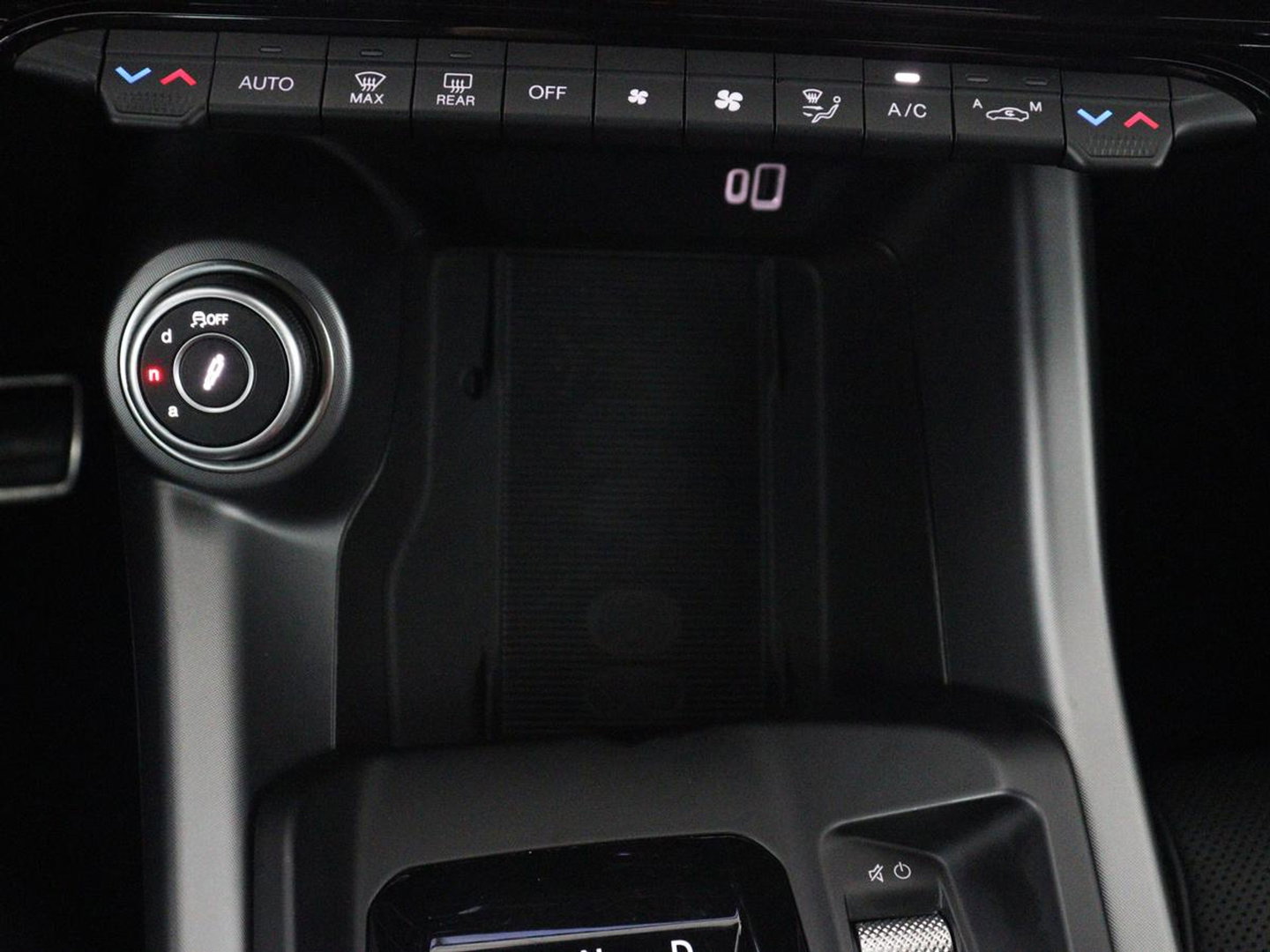 Alfa Romeo Tonale 1.5T Hybrid Veloce | 360 Camera | Stoel ventilatie | Stoel/stuur verwarming | Carplay | Matrix LED | Digital cockpit | Keyless | Adaptive cruise | Elektrische stoelen | Leder | Parkeerhulp | Elektrische kofferbak | Climate control