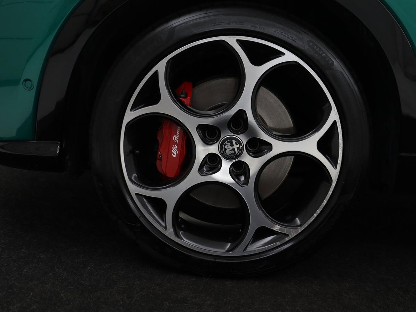 Alfa Romeo Tonale 1.5T Hybrid Veloce | 360 Camera | Stoel ventilatie | Stoel/stuur verwarming | Carplay | Matrix LED | Digital cockpit | Keyless | Adaptive cruise | Elektrische stoelen | Leder | Parkeerhulp | Elektrische kofferbak | Climate control