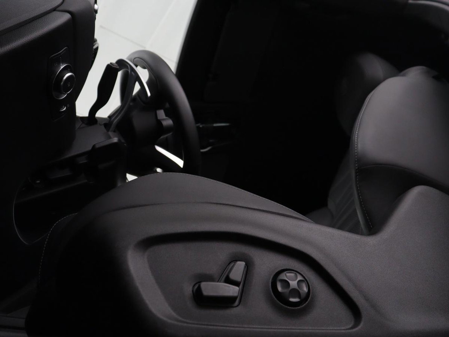 Alfa Romeo Tonale 1.5T Hybrid Veloce | 360 Camera | Stoel ventilatie | Stoel/stuur verwarming | Carplay | Matrix LED | Digital cockpit | Keyless | Adaptive cruise | Elektrische stoelen | Leder | Parkeerhulp | Elektrische kofferbak | Climate control
