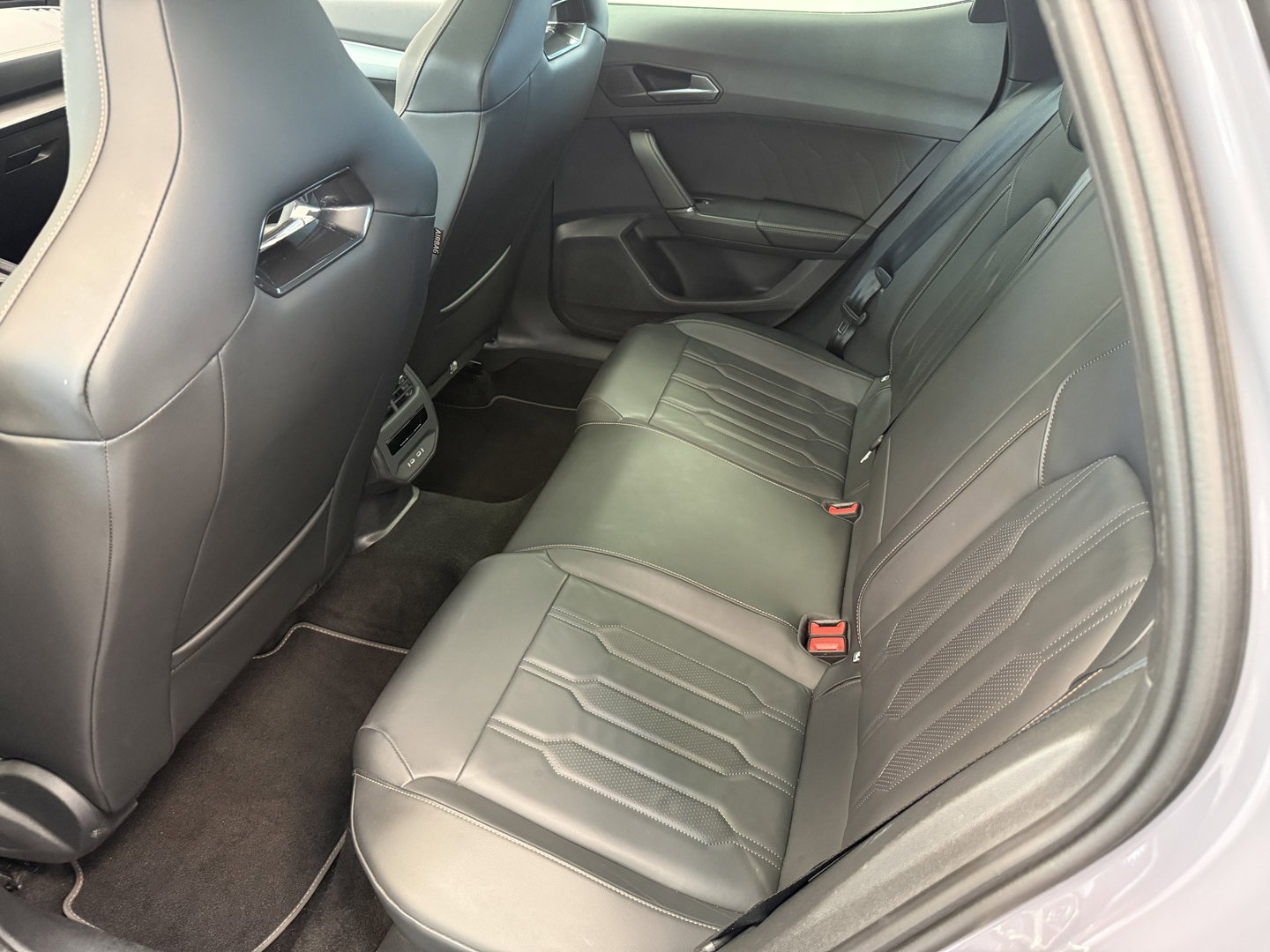 CUPRA Formentor 1.4 e-Hybrid VZ Performance Elec Klep ACC Apple Carplay Stuur-/Stoelverwarming PDC 24 Maanden garantie* (Vraag naar de voorwaarden)