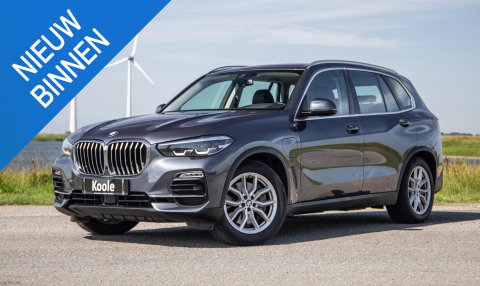 BMW X5 xDrive45e High Executive CARPLAY / CAMERA / DEALER ONDERHOUDEN / ZWART LEER / STOELVERWARMING / TREKHAAK
