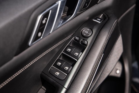 BMW X5 xDrive45e High Executive CARPLAY / CAMERA / DEALER ONDERHOUDEN / ZWART LEER / STOELVERWARMING / TREKHAAK