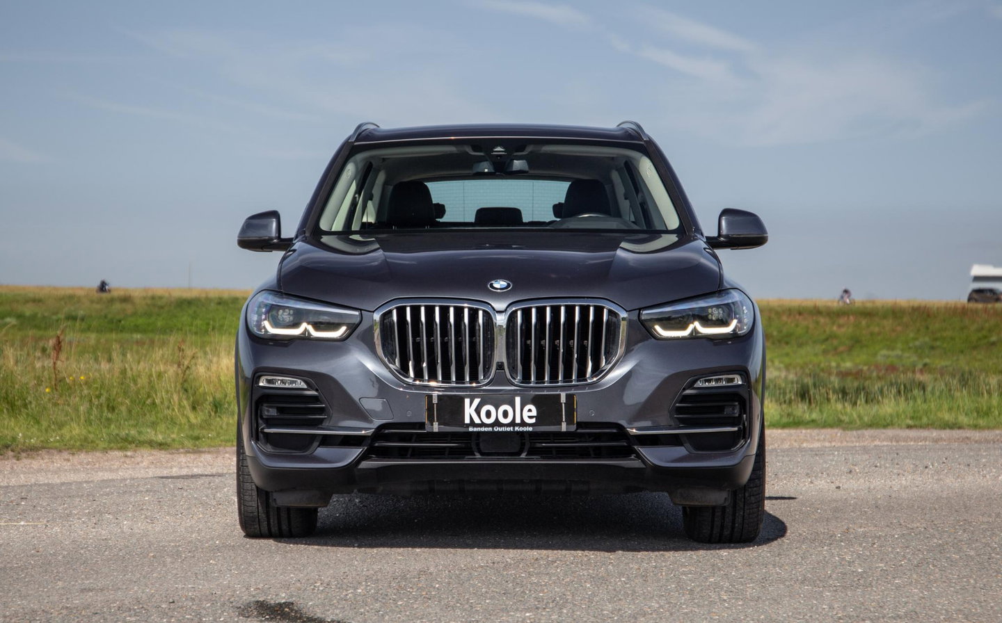 BMW X5 xDrive45e High Executive CARPLAY / CAMERA / DEALER ONDERHOUDEN / ZWART LEER / STOELVERWARMING / TREKHAAK