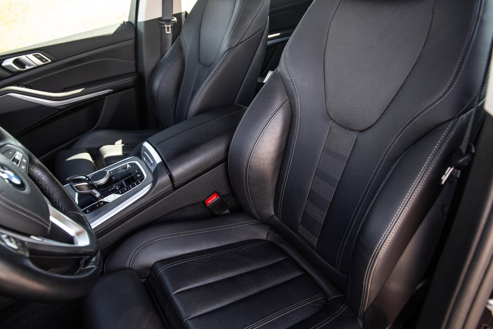 BMW X5 xDrive45e High Executive CARPLAY / CAMERA / DEALER ONDERHOUDEN / ZWART LEER / STOELVERWARMING / TREKHAAK