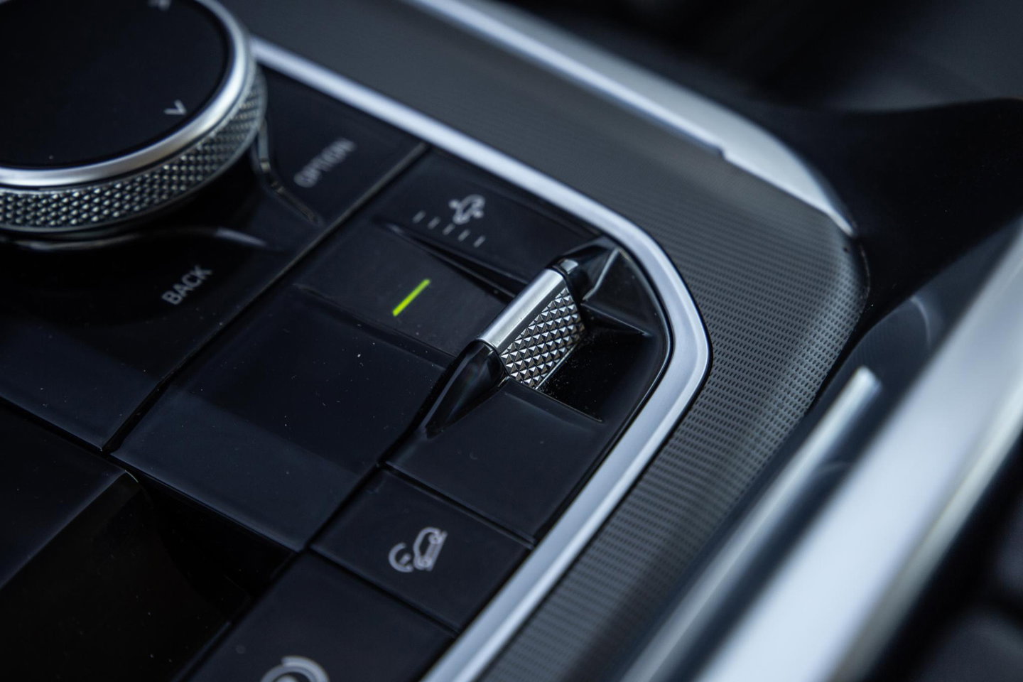 BMW X5 xDrive45e High Executive CARPLAY / CAMERA / DEALER ONDERHOUDEN / ZWART LEER / STOELVERWARMING / TREKHAAK