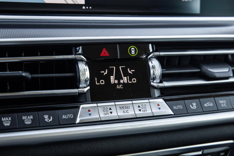 BMW X5 xDrive45e High Executive CARPLAY / CAMERA / DEALER ONDERHOUDEN / ZWART LEER / STOELVERWARMING / TREKHAAK