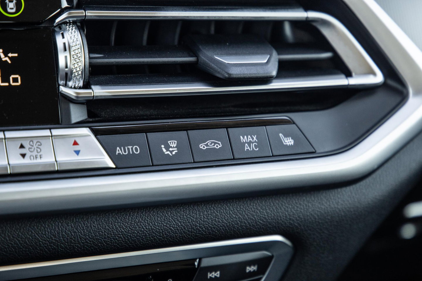BMW X5 xDrive45e High Executive CARPLAY / CAMERA / DEALER ONDERHOUDEN / ZWART LEER / STOELVERWARMING / TREKHAAK