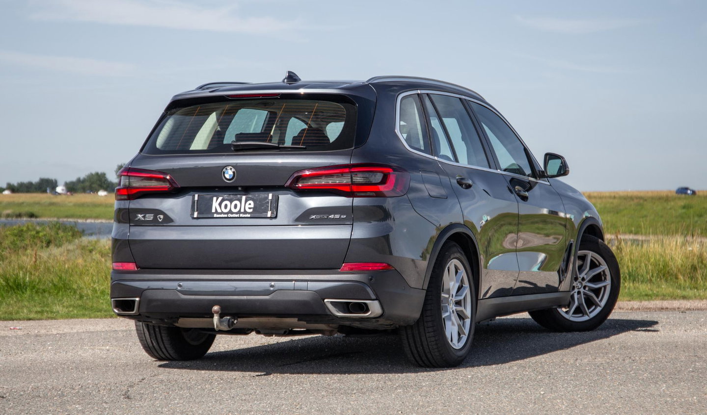 BMW X5 xDrive45e High Executive CARPLAY / CAMERA / DEALER ONDERHOUDEN / ZWART LEER / STOELVERWARMING / TREKHAAK