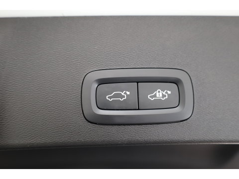 Volvo XC40 1.5 T4 Plug-in hybrid Ultimate Dark | Pano | H&K Audio | Memory | achteruitrijcamera | 20 " |
