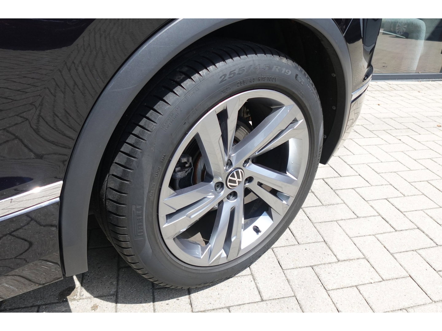 Volkswagen Tiguan 1.5 TSI R-Line PANO KEYLESS VOL'