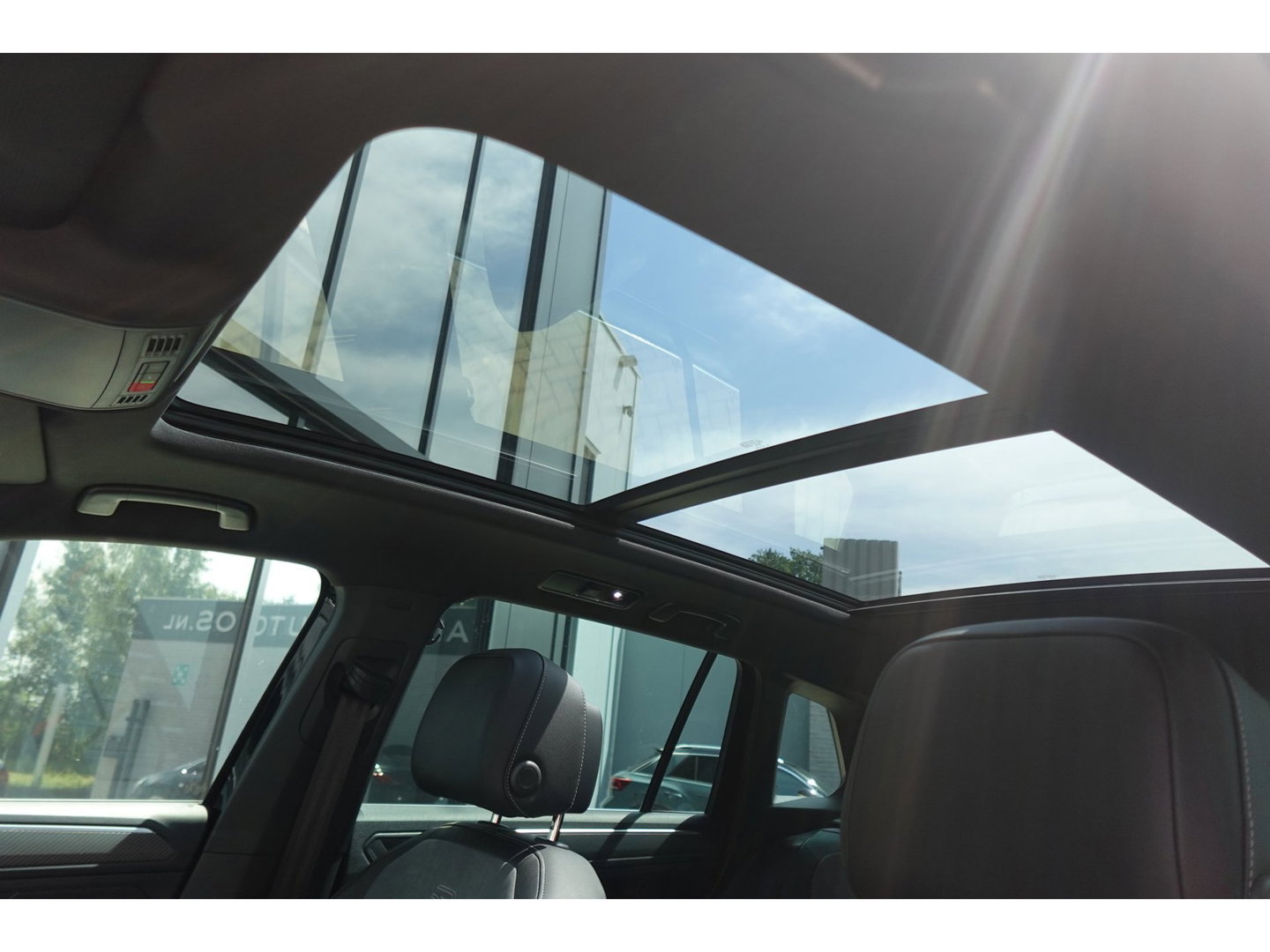 Volkswagen Tiguan 1.5 TSI R-Line PANO KEYLESS VOL'