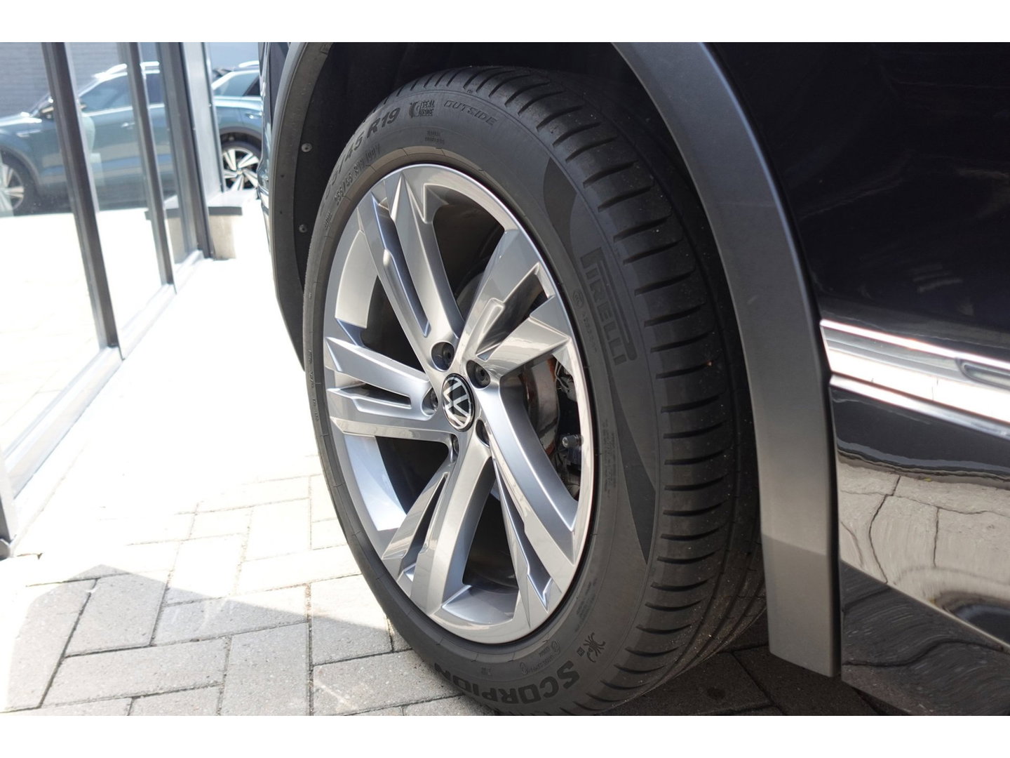 Volkswagen Tiguan 1.5 TSI R-Line PANO KEYLESS VOL'