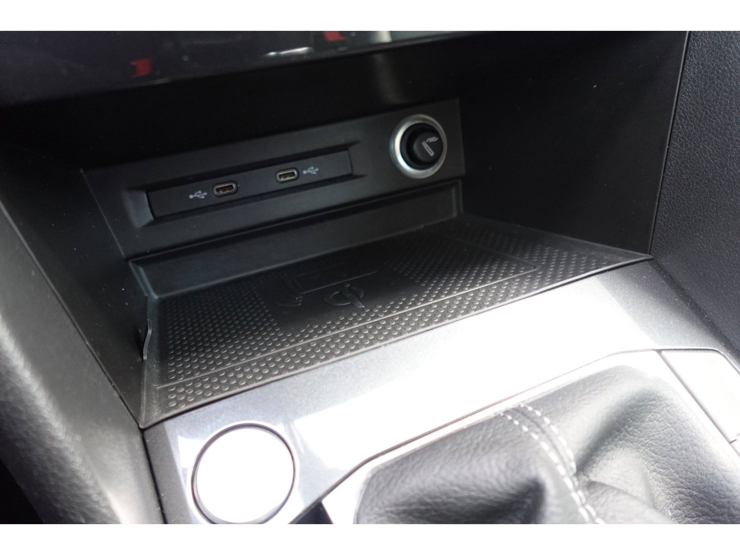 Volkswagen Tiguan 1.5 TSI R-Line PANO KEYLESS VOL'