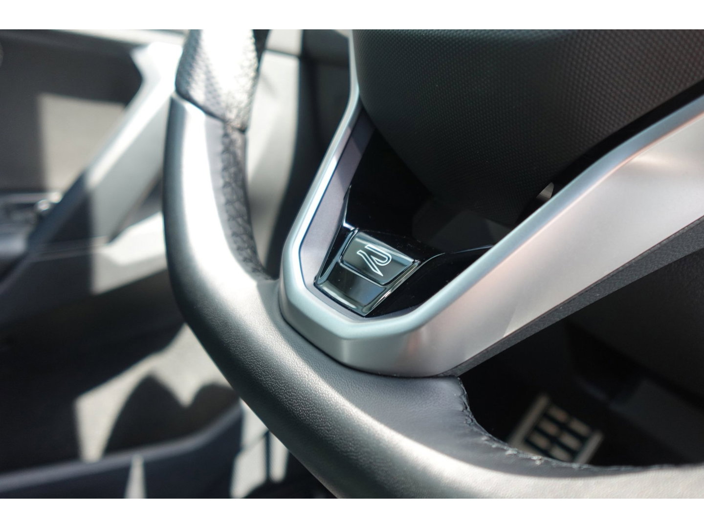 Volkswagen Tiguan 1.5 TSI R-Line PANO KEYLESS VOL'