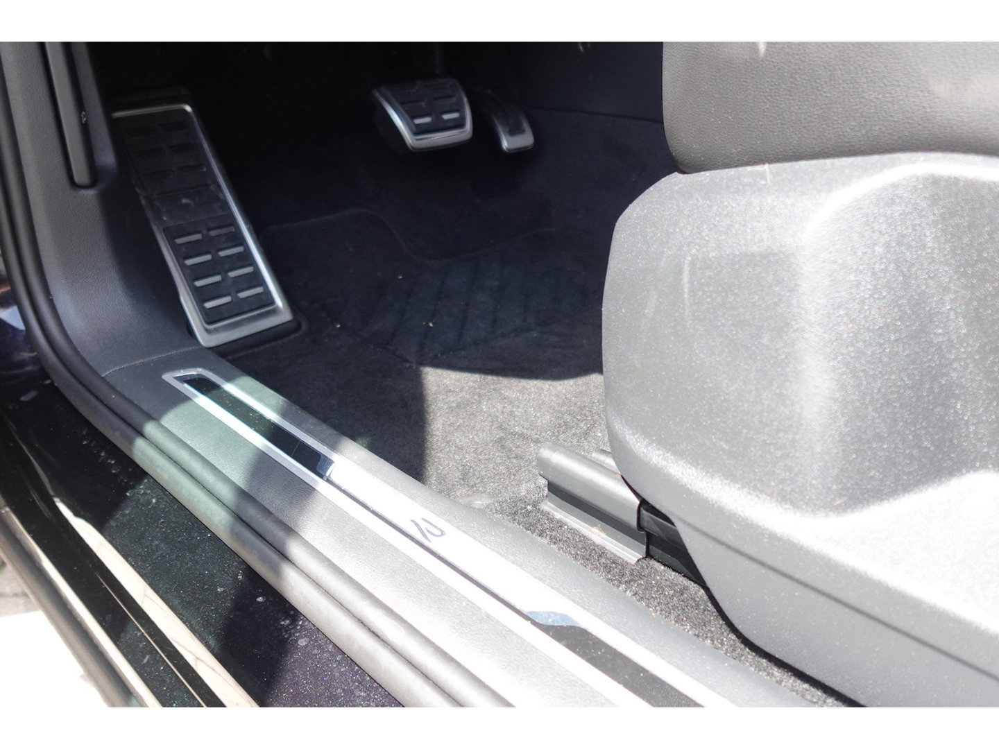 Volkswagen Tiguan 1.5 TSI R-Line PANO KEYLESS VOL'