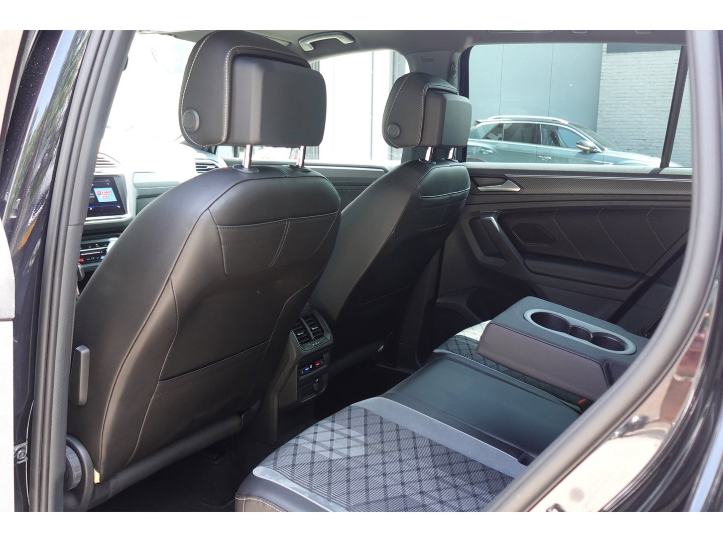 Volkswagen Tiguan 1.5 TSI R-Line PANO KEYLESS VOL'