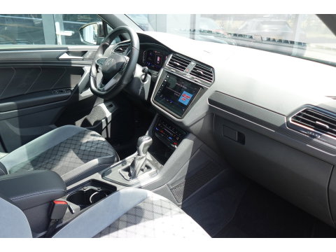 Volkswagen Tiguan 1.5 TSI R-Line PANO KEYLESS VOL'