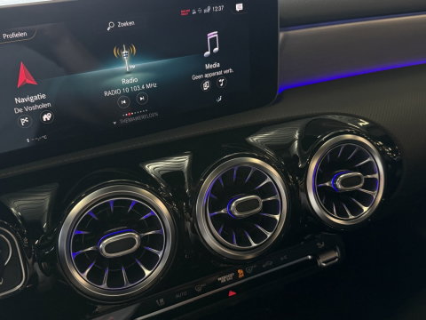 Mercedes-Benz A-Klasse 220 automaat / Premium Plus / AMG-Pakket / LED