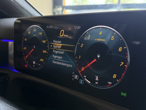 Mercedes-Benz A-Klasse 220 automaat / Premium Plus / AMG-Pakket / LED