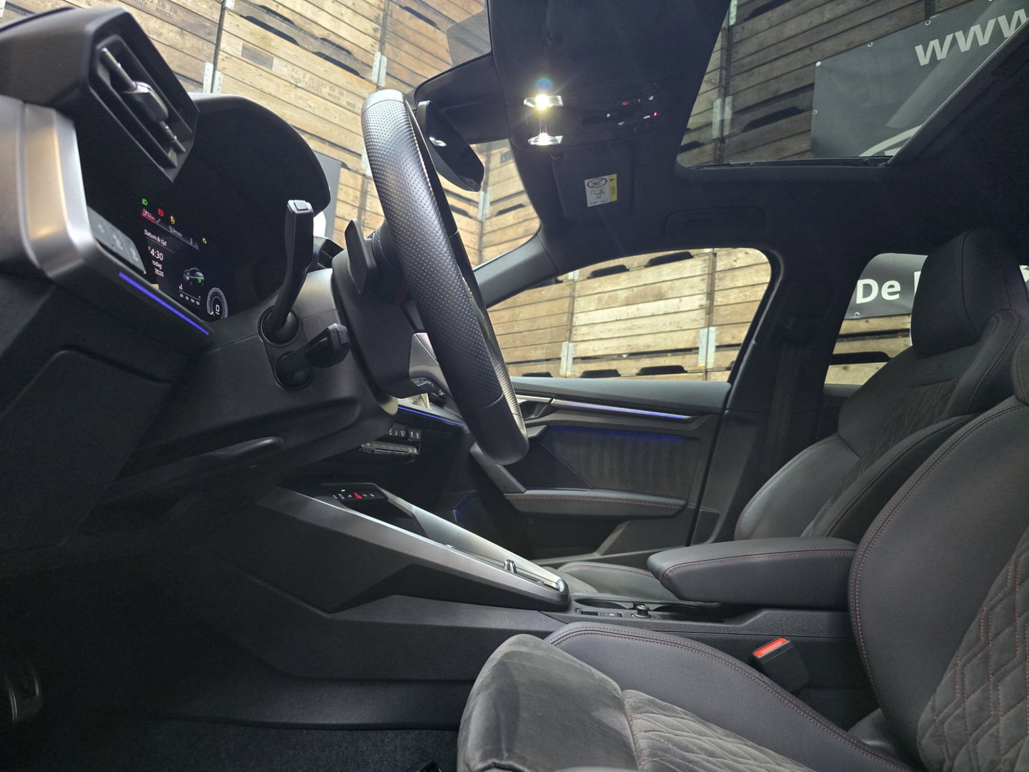 Audi A3 Sportback 45 TFSI e S edition Competition Matrix Pano HUD Camera S line 19"LM