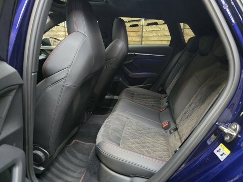 Audi A3 Sportback 45 TFSI e S edition Competition Matrix Pano HUD Camera S line 19"LM