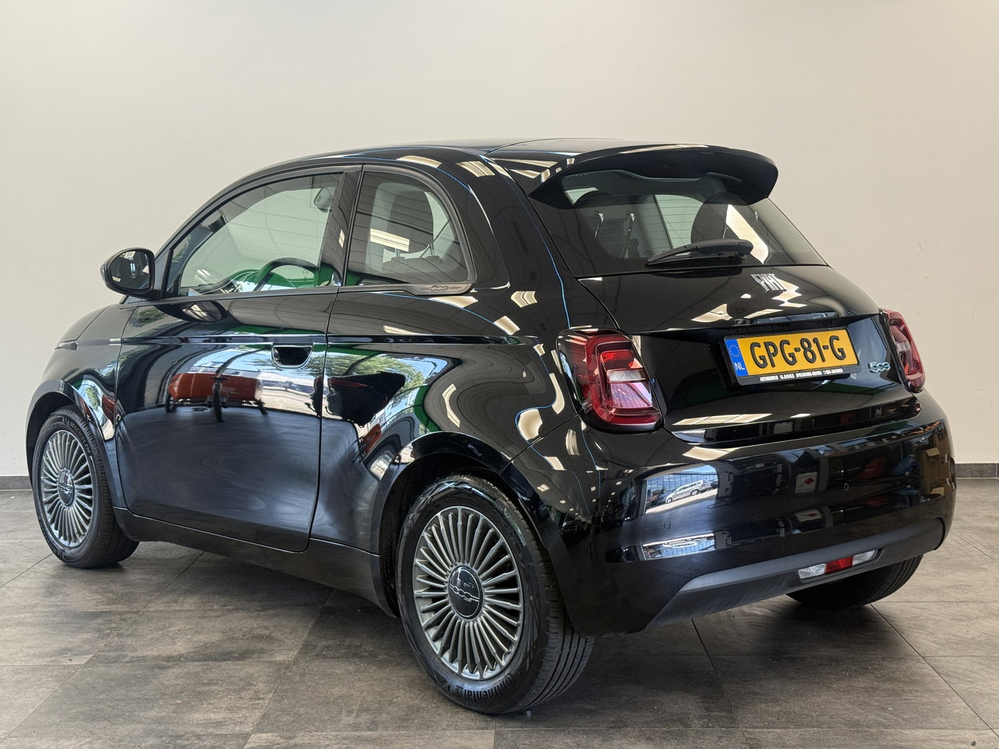 Fiat 500 Icon 42 kWh PDC Keyless GO 24 Maanden garantie* (Vraag naar de voorwaarden)