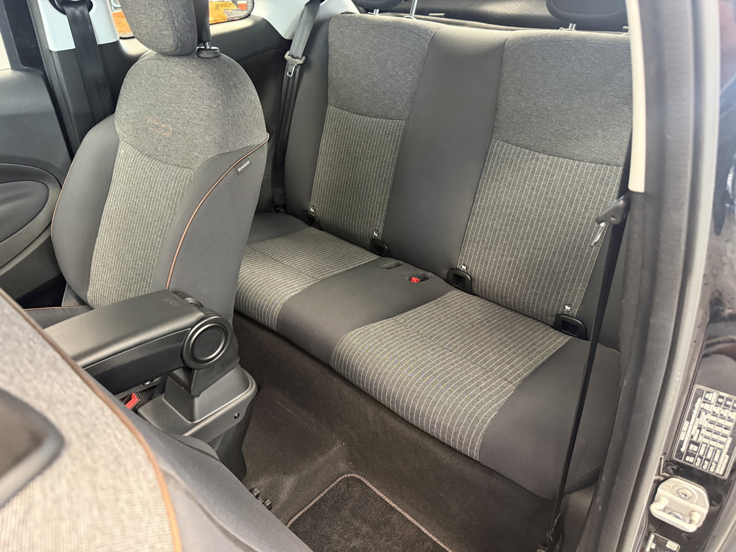 Fiat 500 Icon 42 kWh PDC Keyless GO 24 Maanden garantie* (Vraag naar de voorwaarden)