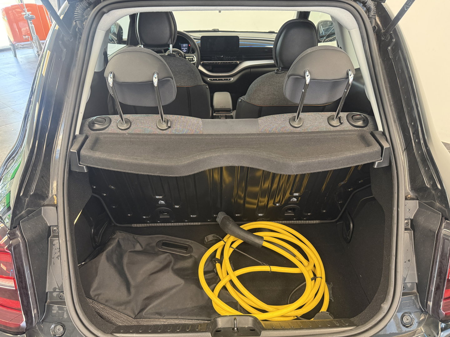 Fiat 500 Icon 42 kWh PDC Keyless GO 24 Maanden garantie* (Vraag naar de voorwaarden)