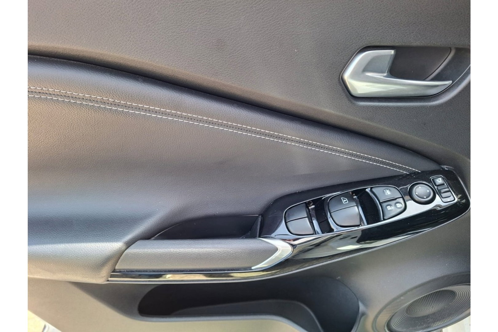 Nissan Juke 1.6 HYBRIDE PREMIERE EDITION AUTOMAAT LEDER NAVI