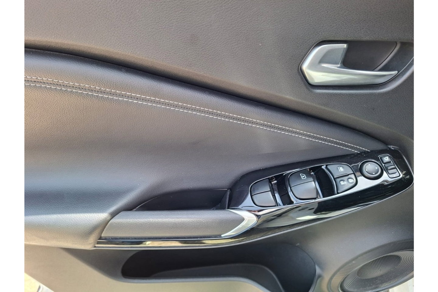 Nissan Juke 1.6 HYBRIDE PREMIERE EDITION AUTOMAAT LEDER NAVI