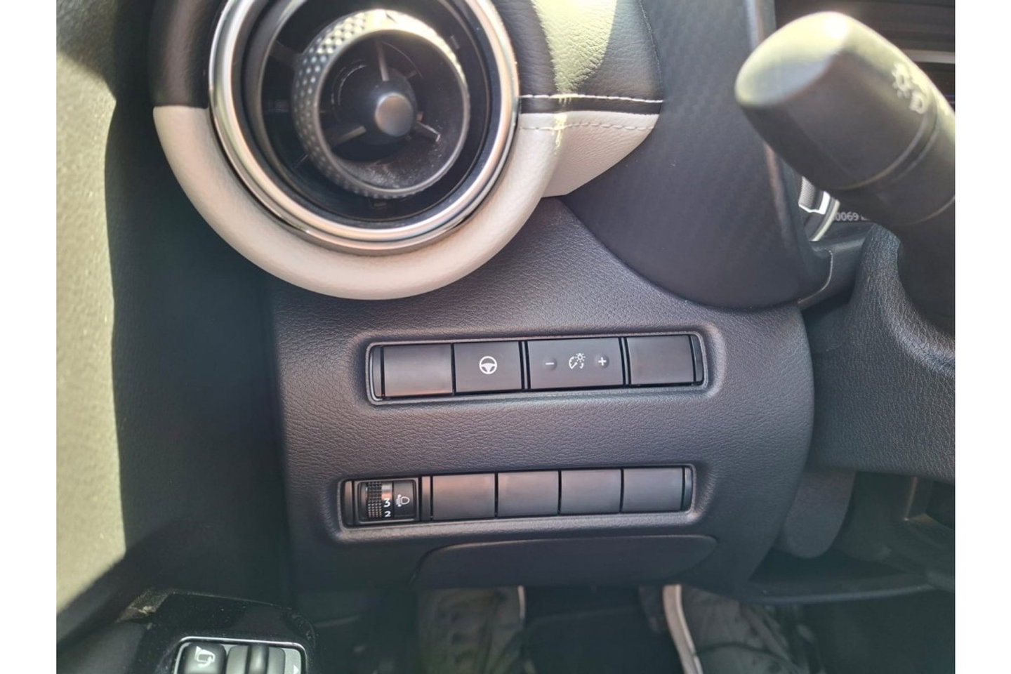 Nissan Juke 1.6 HYBRIDE PREMIERE EDITION AUTOMAAT LEDER NAVI