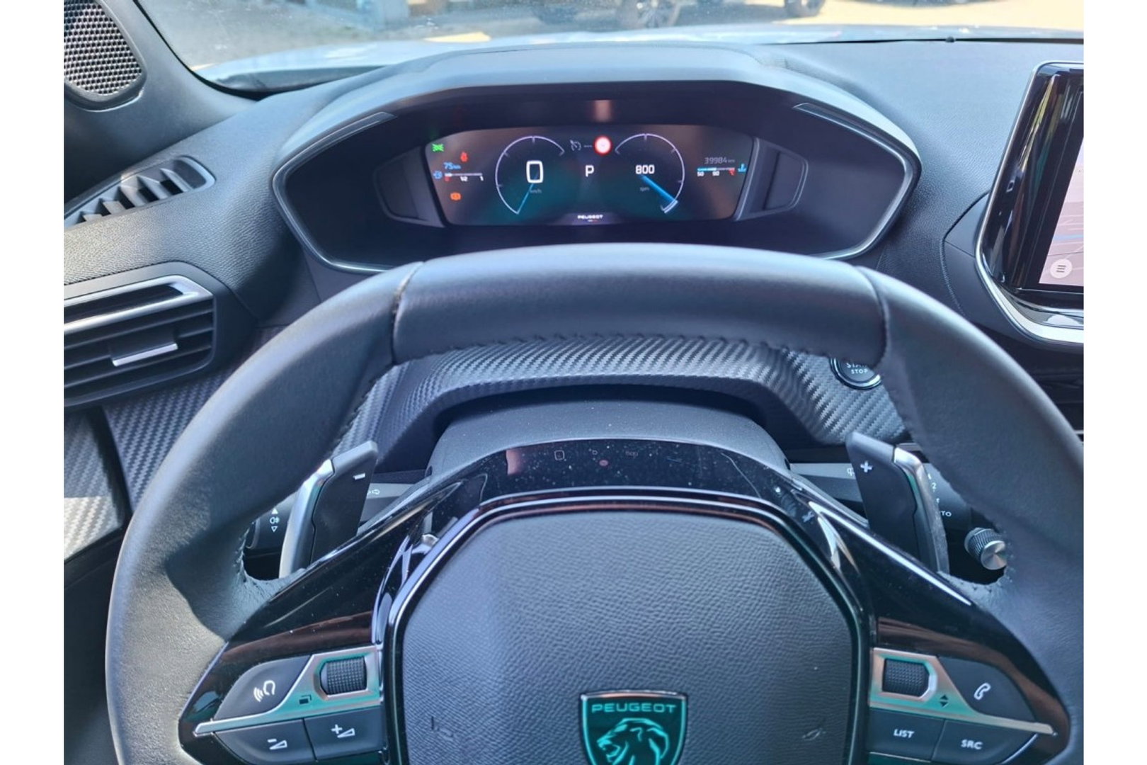 Peugeot 2008 1.2 PURETECH ALLUREPACK AUTOMAAT 130PK AIRCO NAVI CLIMA PDC-CAMERA