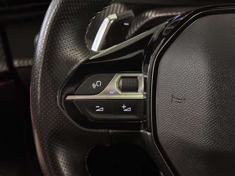 Peugeot 2008 1.2 PureTech GT | 155 PK! | D-Riem Vervangen | Apple Carplay | Android Auto | Panoramadak | Lane Assist | Dodehoeksensor | Adaptieve Cruise Control | Stoelverwarming | Focal Sound | DAB | Sfeerverlichting |